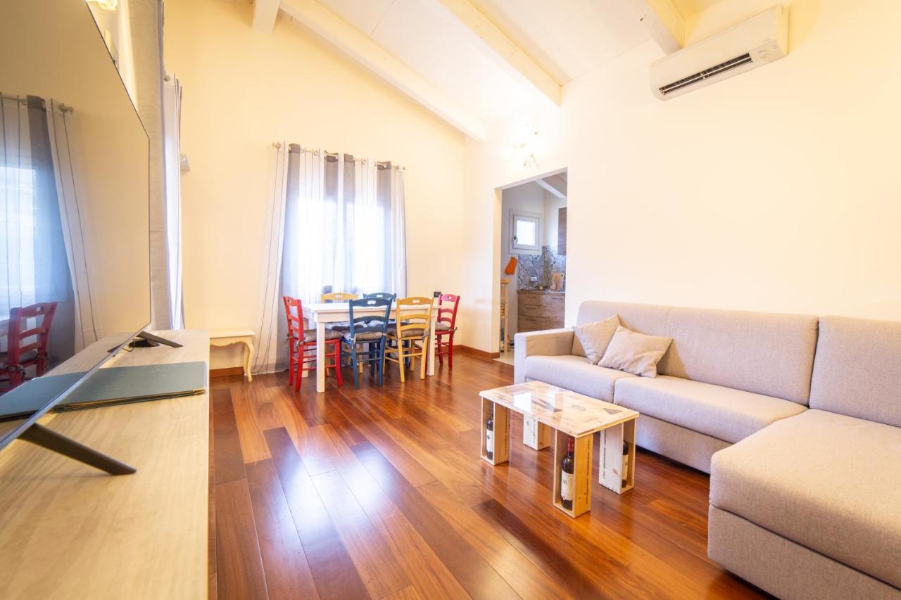Residence Villa Il Casale - Appartamenti Wellness E Piscina Riscaldata 토보산지아코모 외부 사진