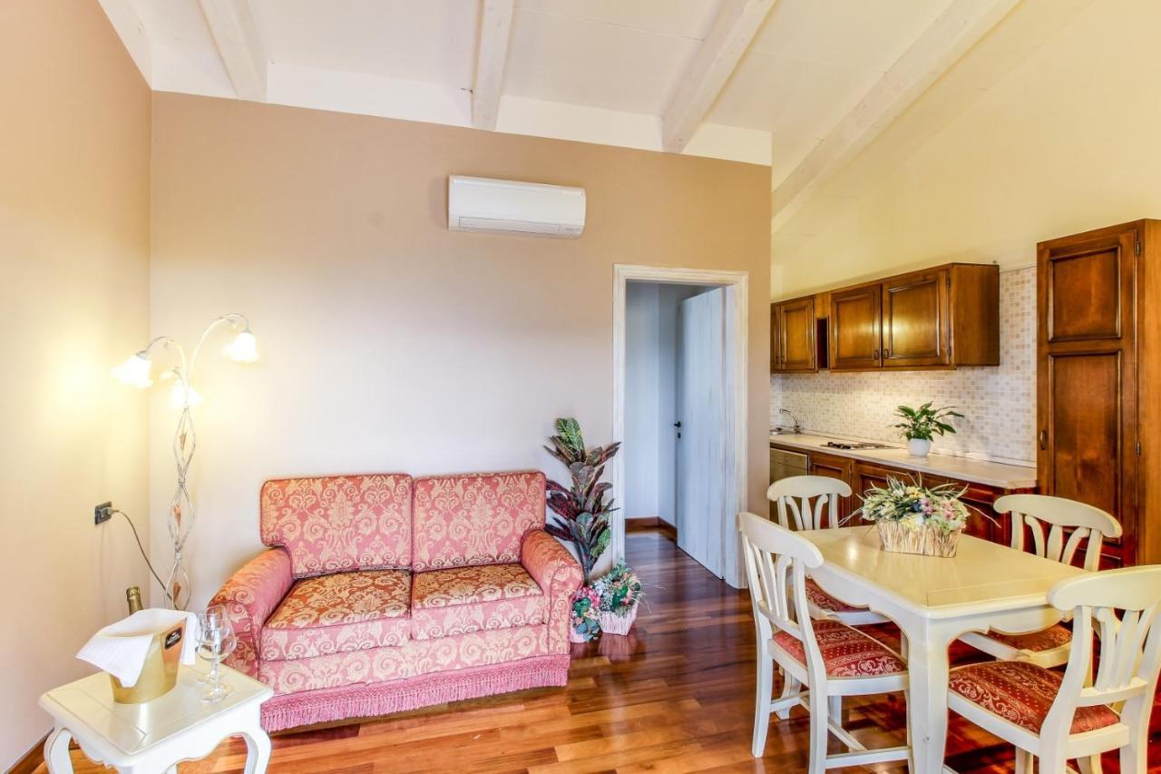 Residence Villa Il Casale - Appartamenti Wellness E Piscina Riscaldata 토보산지아코모 외부 사진