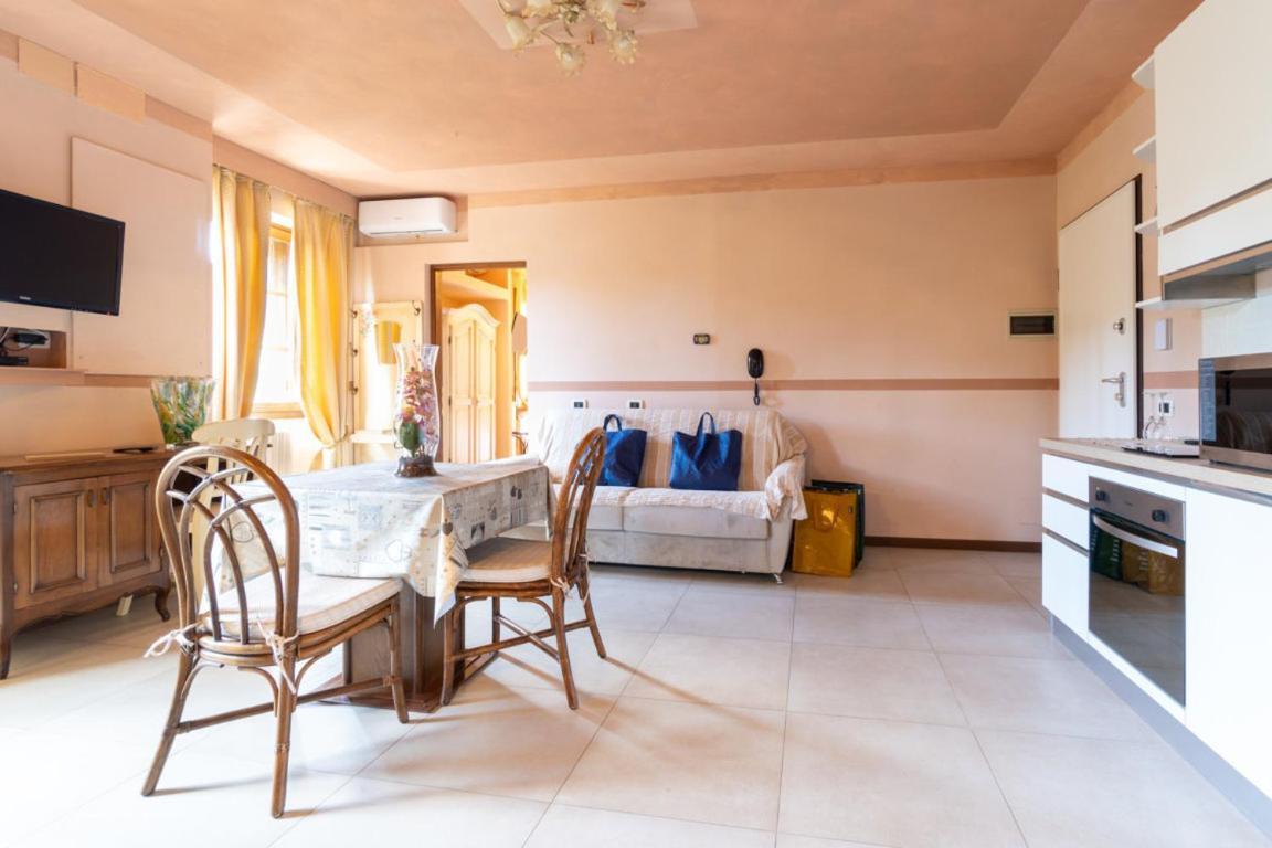 Residence Villa Il Casale - Appartamenti Wellness E Piscina Riscaldata 토보산지아코모 외부 사진
