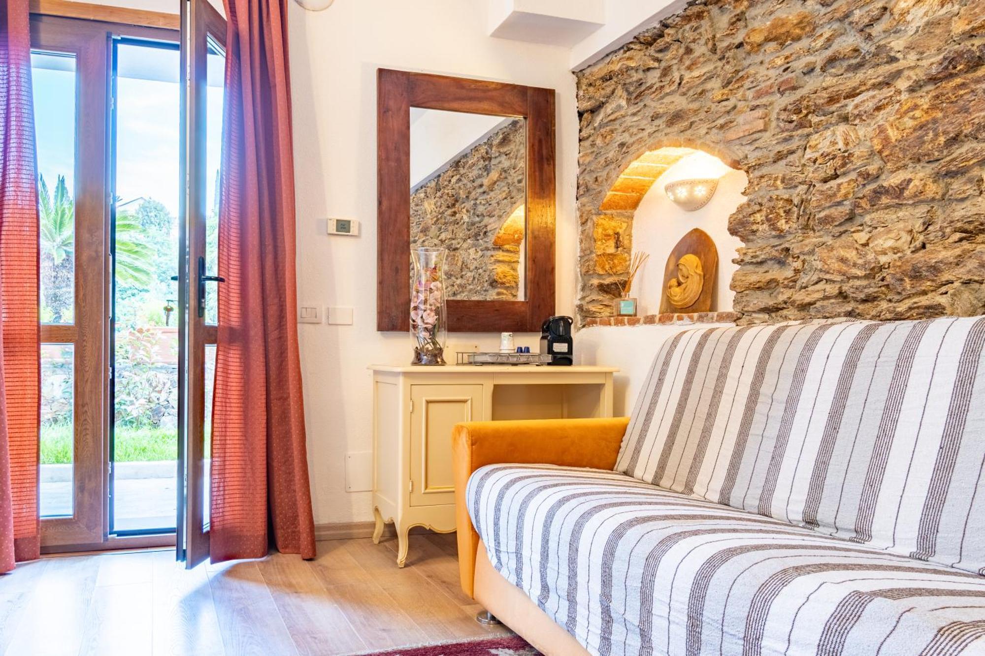Residence Villa Il Casale - Appartamenti Wellness E Piscina Riscaldata 토보산지아코모 외부 사진